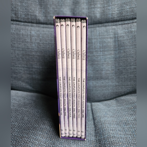 Charmed - The Complete First Season DVD. Excellent Condition - Picture 2 of 4